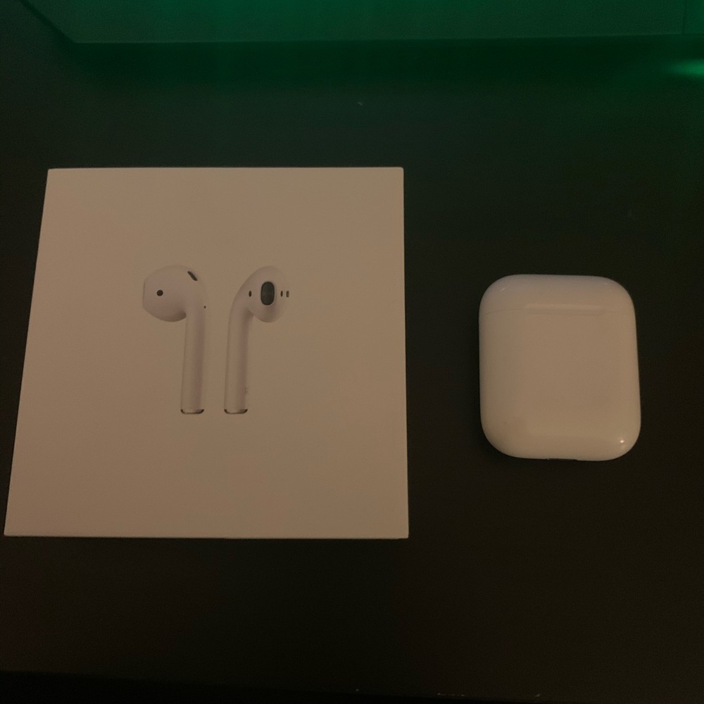 Apple AirPods